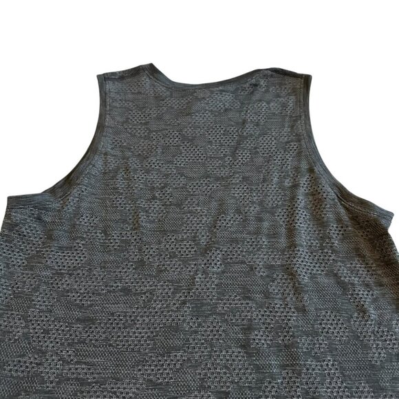 Lululemon Breeze By Muscle Tank Top Shirt Breathable Athleisure Athletic Size 8 - Picture 10 of 11